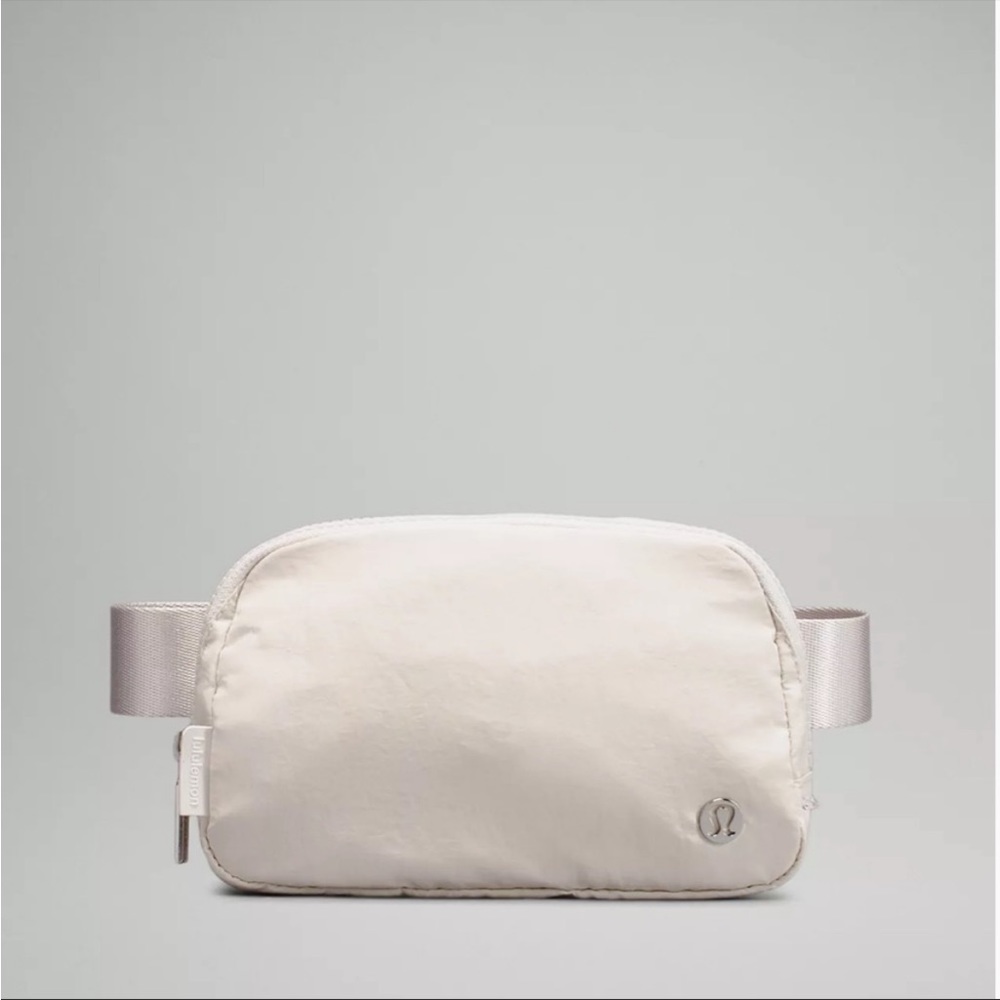 NWT lululemon everywhere belt bag